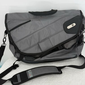FUL Powerbag Messenger bag in grey With Shoulder Strap